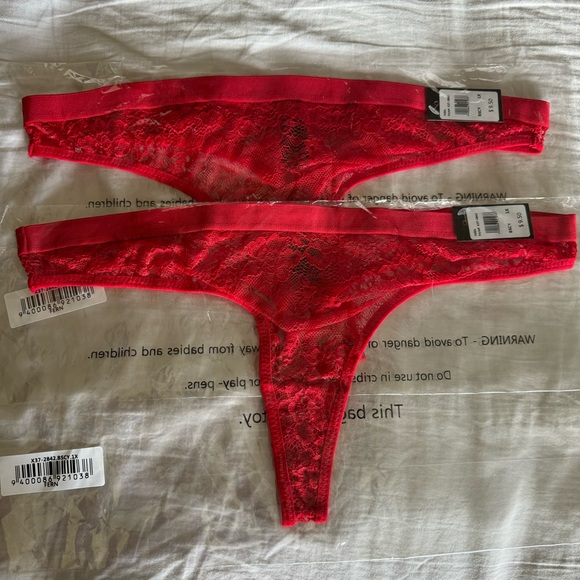 Frederick's of Hollywood * Lot of 2 * Fern Fishnet & LaceThong Size 1X in Cherry - Picture 3 of 7